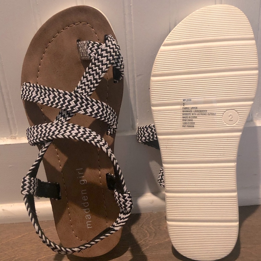 Steve Madden sandals girls size 2 NWOT